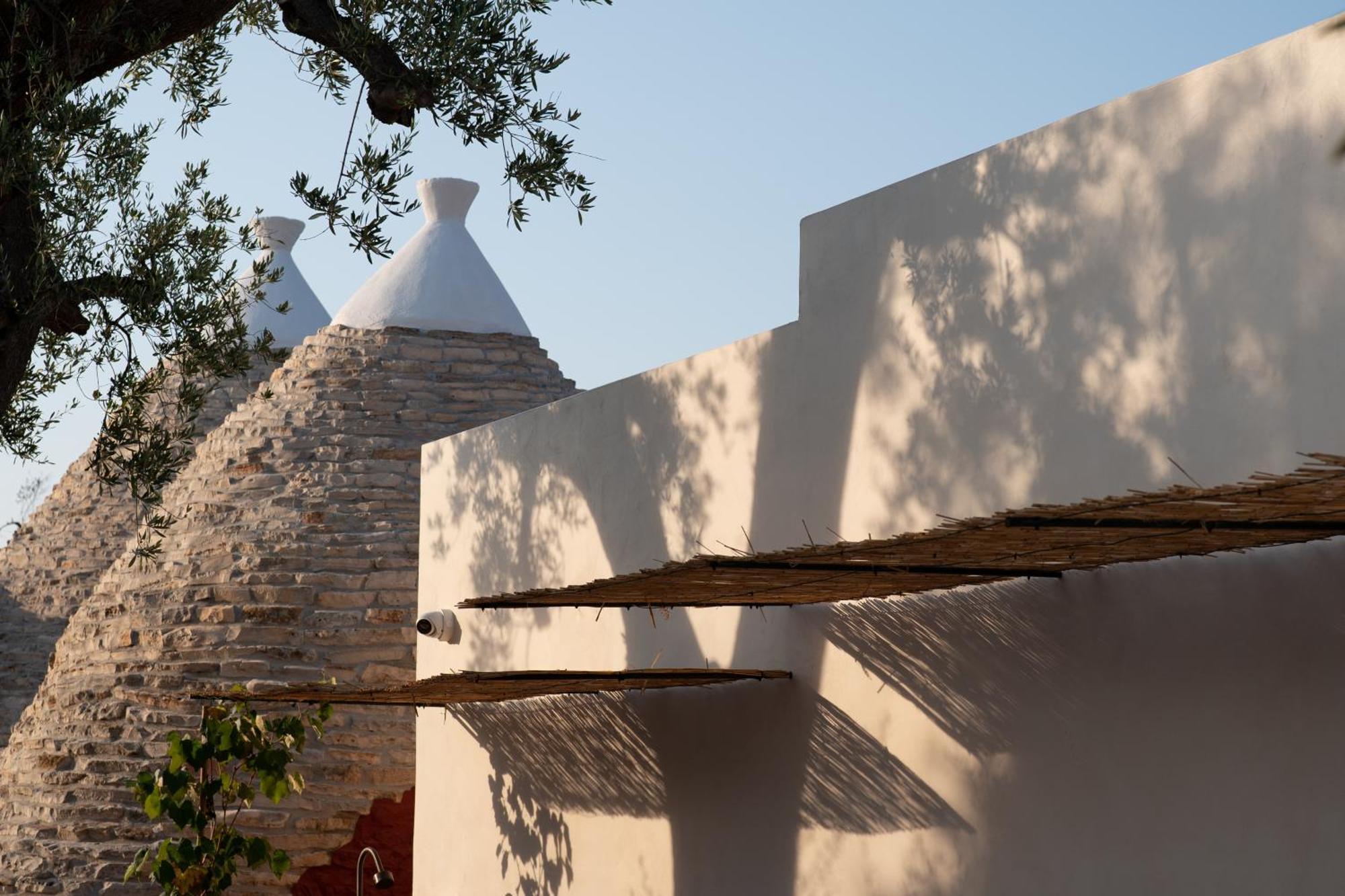 Ozio - Il Trullo Rosso Panzió Fasano Kültér fotó