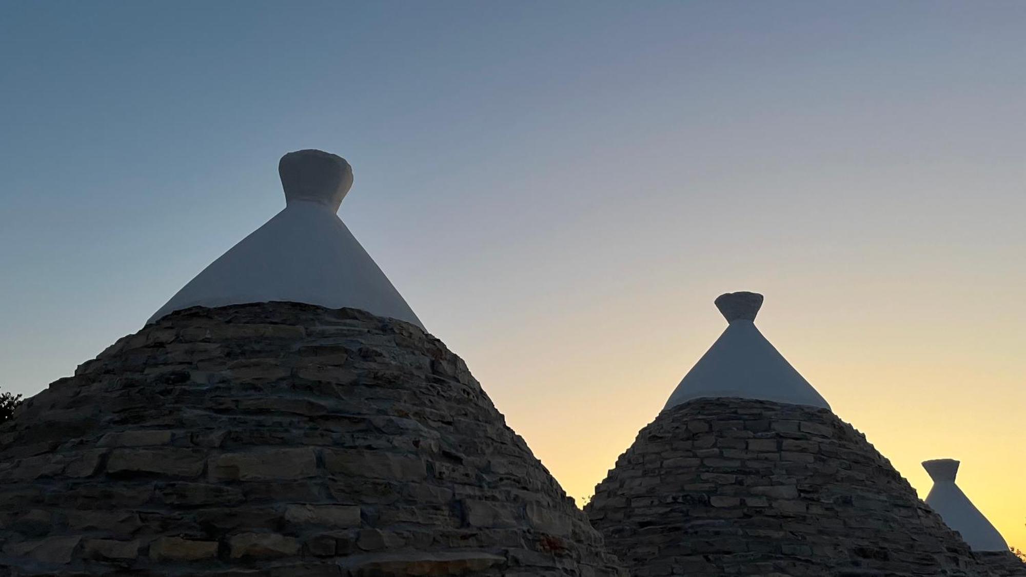 Ozio - Il Trullo Rosso Panzió Fasano Kültér fotó